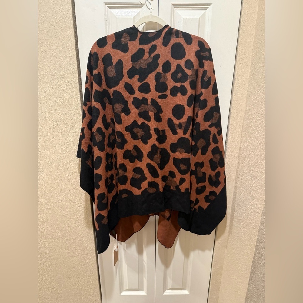 NWT Melifluos Designed in Spain Shawl Wrap Poncho Ruana Cape Cardigan Sweater - Picture 2 of 11